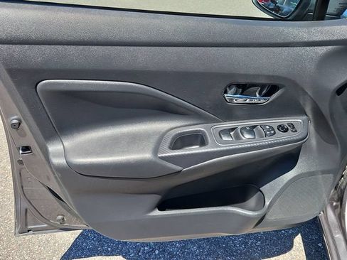 Used 2023 Nissan Versa SV FWD image 16