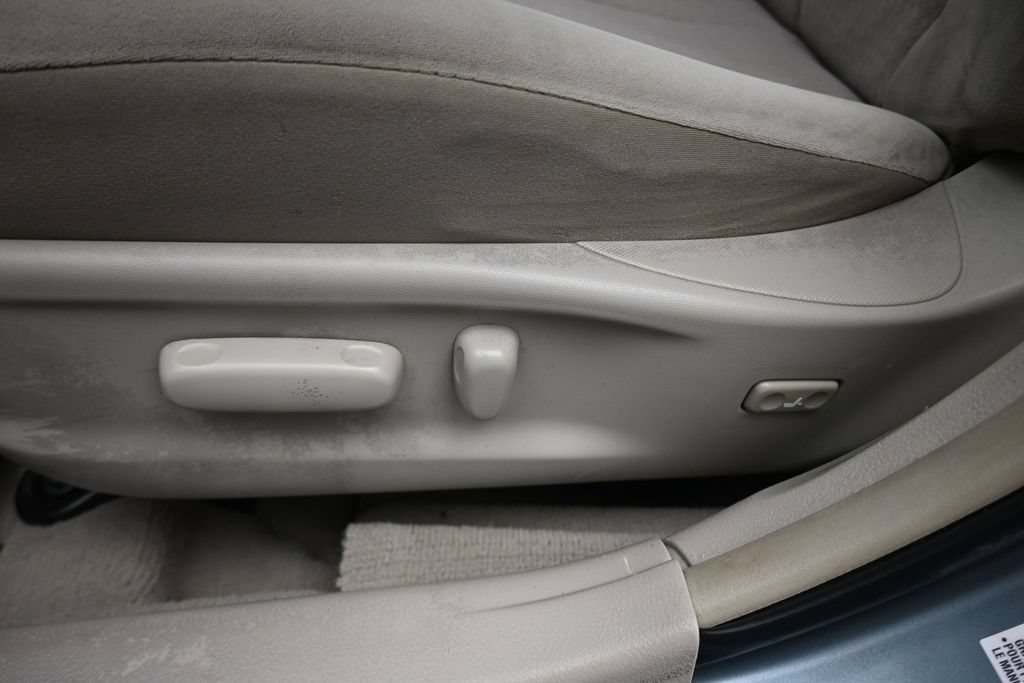 Used 2011 Toyota Camry LE w/ LE Extra-Value Pkg FWD image 12