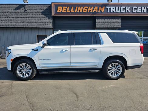 Used 2024 GMC Yukon XL SLT w/ SLT Luxury Package AWD/4WD image 2