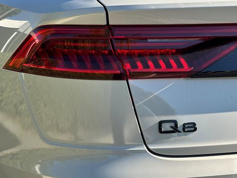 Used 2023 Audi Q8 Prestige w/ Prestige Package image 12