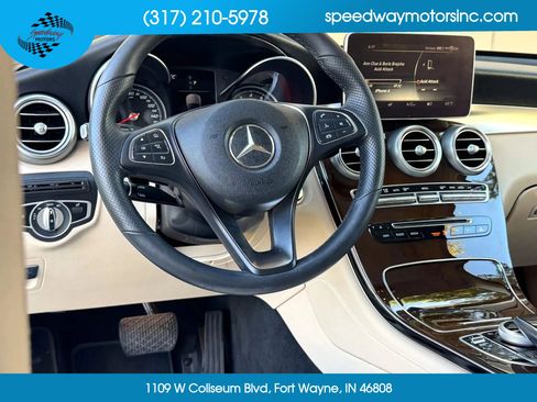 Used 2019 Mercedes-Benz GLC 300 image 30