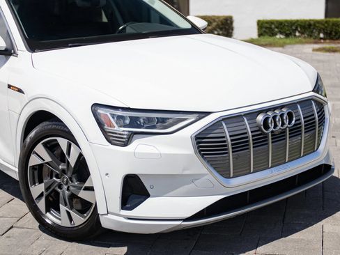 Used 2021 Audi e-tron Premium Plus w/ Premium Plus Package AWD/4WD image 3