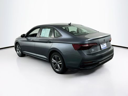 Used 2023 Volkswagen Jetta SE FWD image 7