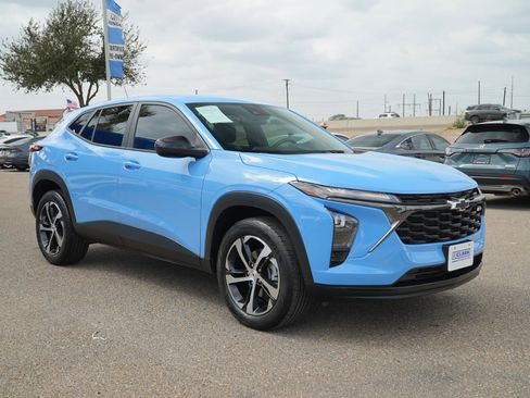 Used 2024 Chevrolet Trax RS w/ Driver Confidence Package image 3