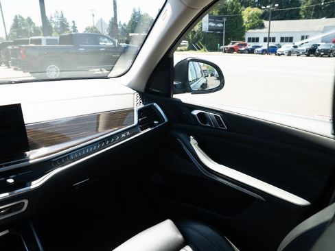 Used 2023 BMW X7 xDrive40i image 10