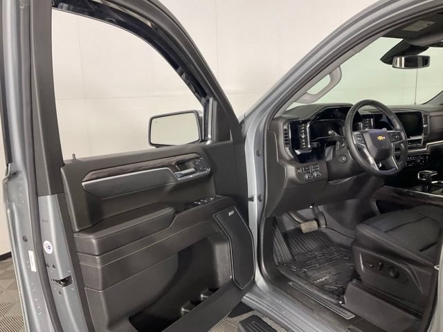 Used 2023 Chevrolet Silverado 1500 LTZ AWD/4WD image 23