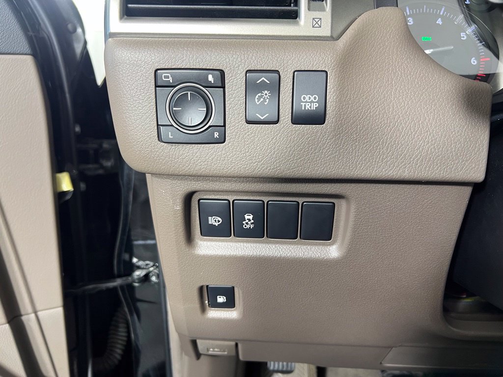 Used 2015 Lexus GX 460 w/ Premium Package AWD/4WD image 33
