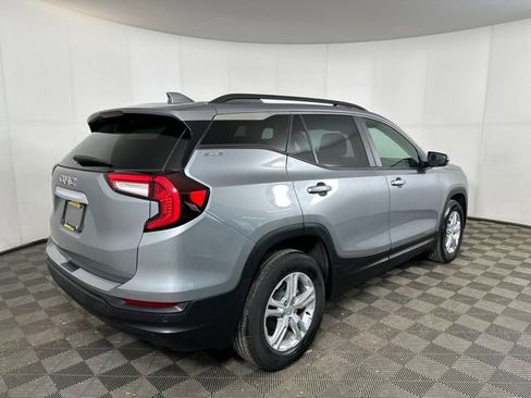 Used 2023 GMC Terrain SLE w/ Driver Convenience Package image 3