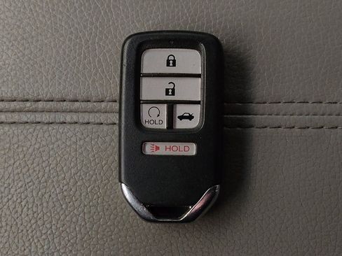 Used 2017 Honda Accord EX-L image 32