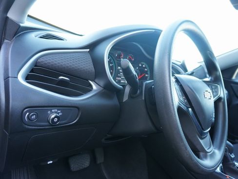 Used 2023 Chevrolet Malibu LT image 11