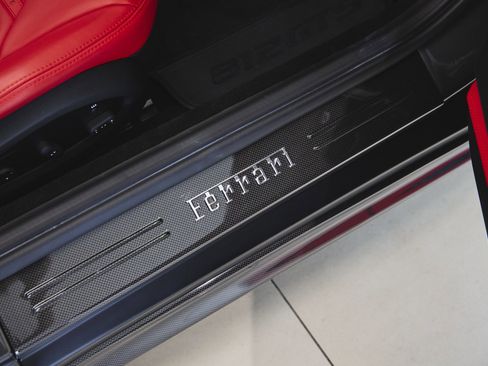 Used 2021 Ferrari 812 GTS image 41