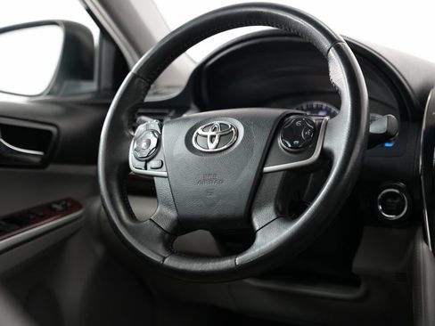 Used 2012 Toyota Camry XLE w/ Leather Pkg FWD image 11