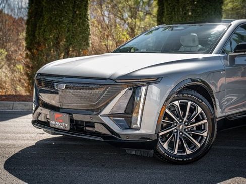 Used 2024 Cadillac Lyriq Sport image 2