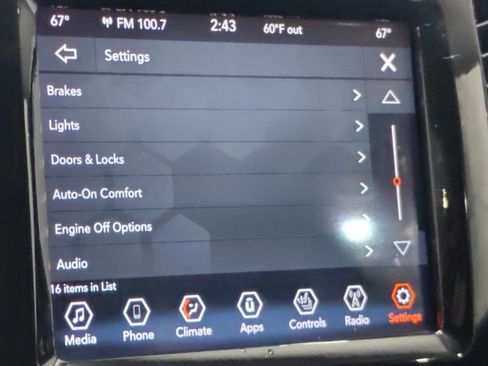 Used 2020 Jeep Cherokee Limited image 38