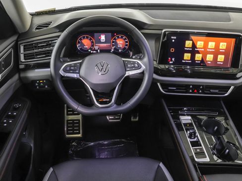 New 2026 Volkswagen Atlas Peak Edition image 37