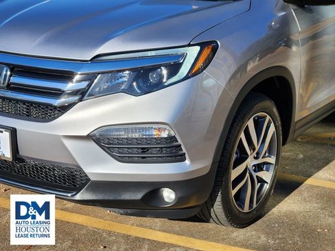 Used 2018 Honda Pilot Touring image 12