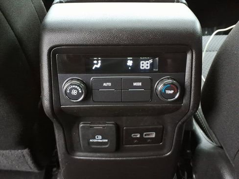 Certified 2023 GMC Acadia SLE w/ Driver Convenience Package AWD/4WD image 32