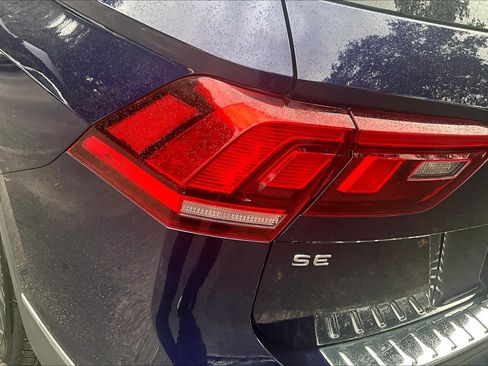 Certified 2023 Volkswagen Tiguan SE w/ Panoramic Sunroof Package FWD image 29