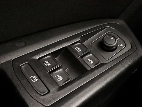 Used 2020 Volkswagen Atlas Cross Sport SE w/ Towing Package FWD image 25