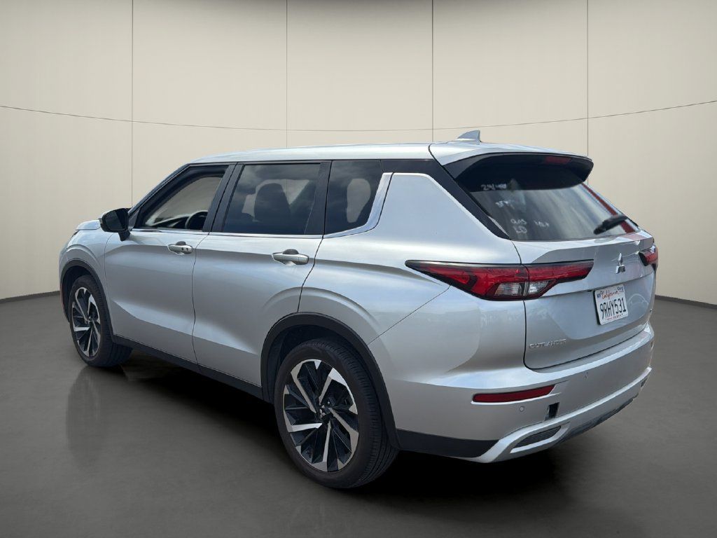 Used 2024 Mitsubishi Outlander FWD image 5