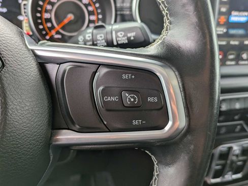 Used 2019 Jeep Wrangler Unlimited Sahara image 22