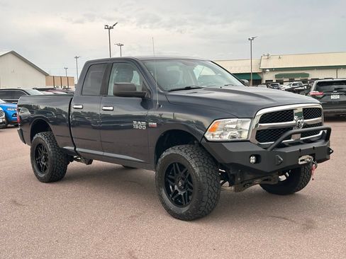 Used 2017 RAM 1500 Classic SLT AWD/4WD image 7