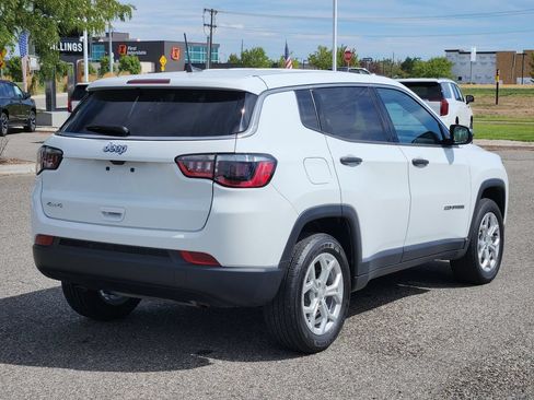 Used 2024 Jeep Compass Sport AWD/4WD image 35