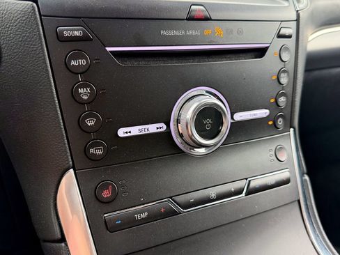 Used 2019 Ford Edge Titanium w/ Cold Weather Package FWD image 28
