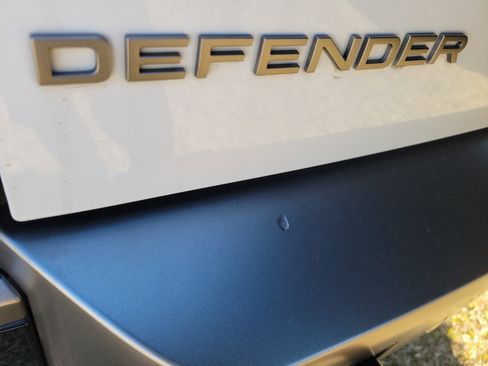 Used 2024 Land Rover Defender 90 X-Dynamic SE image 7