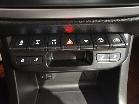 Used 2019 Chevrolet Colorado ZR2 w/ LPO, Premium Interior Package AWD/4WD image 24