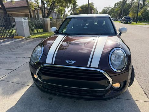 Used 2017 MINI Cooper Clubman FWD image 4
