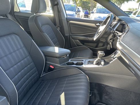 Used 2024 Volkswagen Jetta Sport image 12