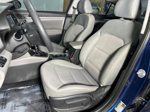Used 2017 Hyundai Elantra SE image 22