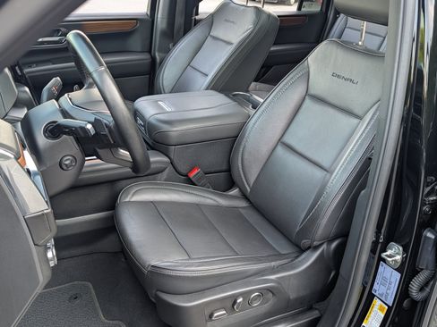 Used 2025 GMC Yukon XL Denali w/ Sun & Power Step Package RWD image 17
