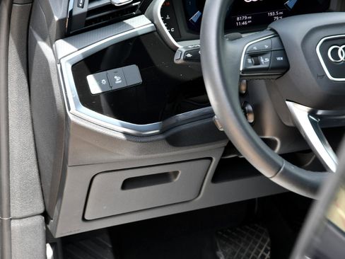 Used 2025 Audi Q3 2.0T Premium image 10