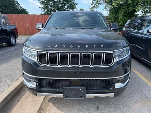 Used 2024 Jeep Wagoneer L Series II w/ Flexible Seating Group AWD/4WD image 3