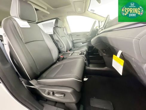 New 2026 Honda Odyssey Touring image 25