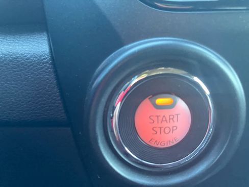 Used 2024 Nissan Titan PRO-4X w/ Pro-4x Convenience Package image 29