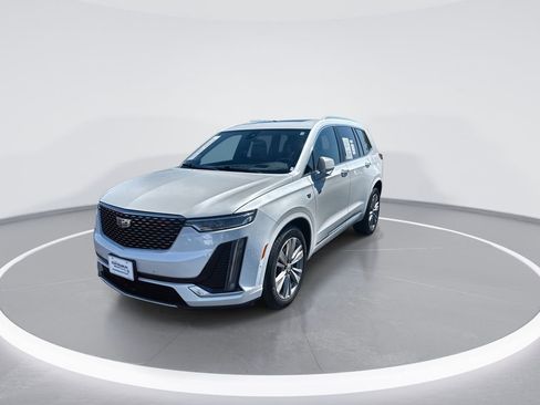 Used 2024 Cadillac XT6 Premium Luxury w/ Technology Package AWD/4WD image 4