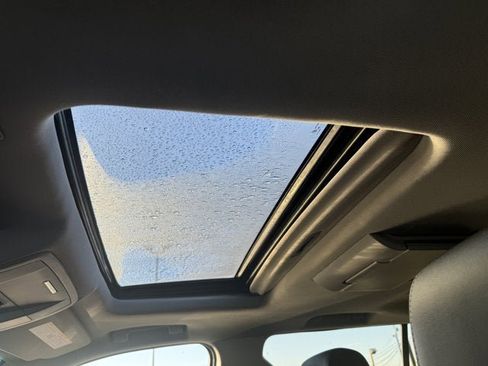 Used 2017 Chevrolet Suburban Premier image 32