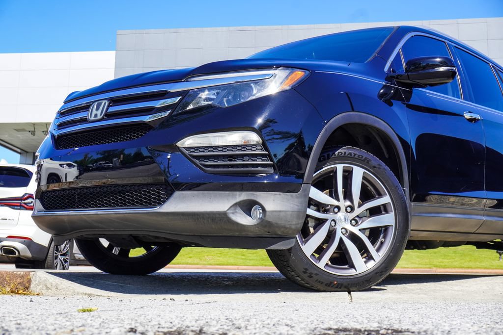 Used 2017 Honda Pilot Touring image 2