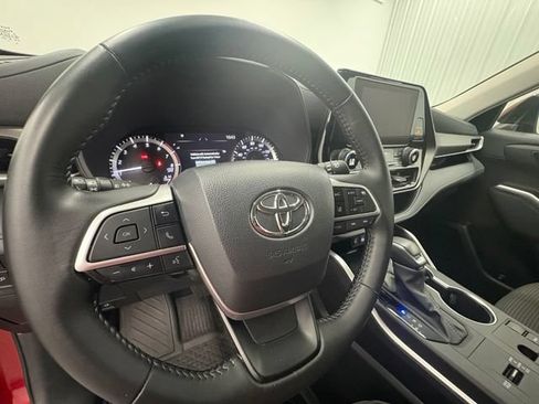 Used 2024 Toyota Highlander LE w/ Protection Package #3 (TMS) FWD image 20