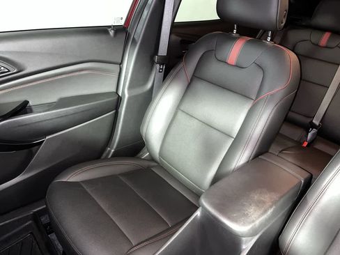 Used 2025 Chevrolet Trax RS w/ Driver Confidence Package FWD image 25