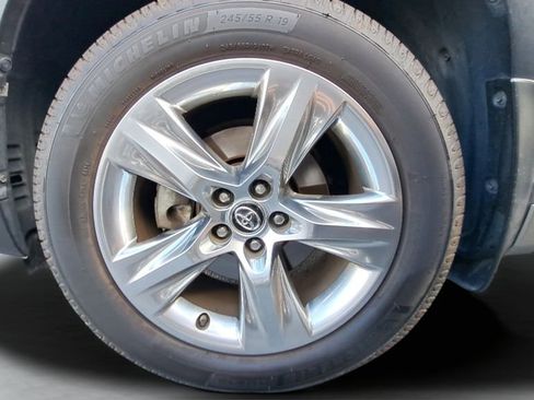 Used 2016 Toyota Highlander Limited Platinum image 3