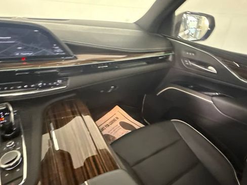 Used 2024 Cadillac Escalade ESV Premium Luxury RWD image 33