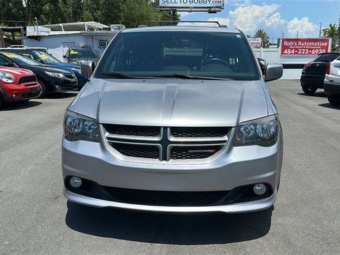 Used 2018 Dodge Grand Caravan GT FWD image 3