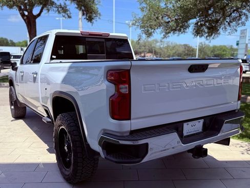 Used 2022 Chevrolet Silverado 2500 LTZ w/ LTZ Plus Package AWD/4WD image 8