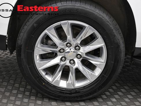 Used 2023 Chevrolet Suburban Premier RWD image 33