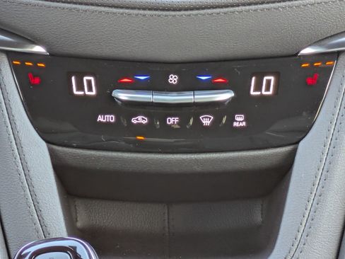 New 2026 Cadillac XT5 Luxury w/ LPO, ONYX Package image 20