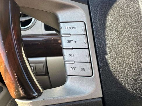 Used 2009 Lincoln MKZ image 23